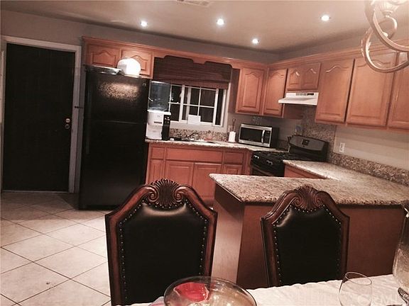 4th image of 12501 Edgebrook Ave