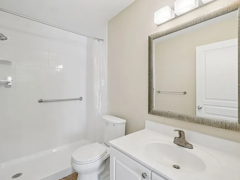 Harbour Village Apartments — Photo 16