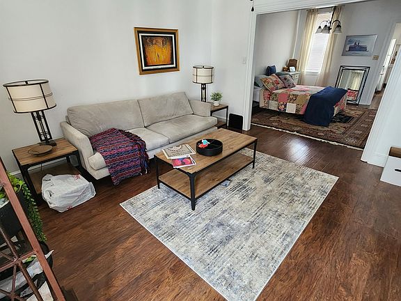 2nd image of 330 W Grant St