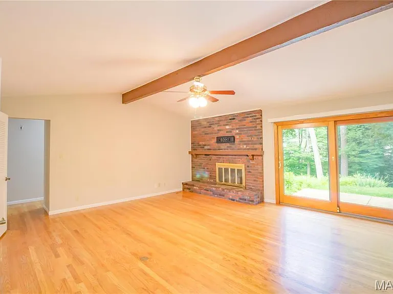 395 Statesman Ct — Photo 3