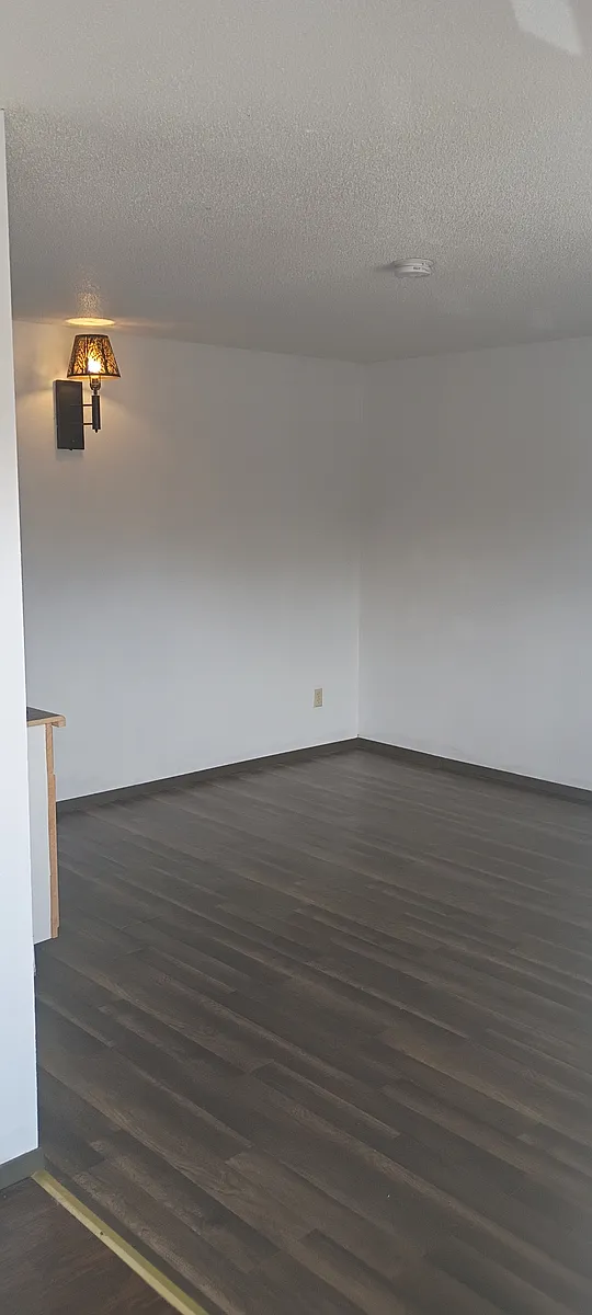 Building Photo - 1411 Laurel St #8