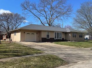 2230 Keokuk Dr, Springfield, IL 62702