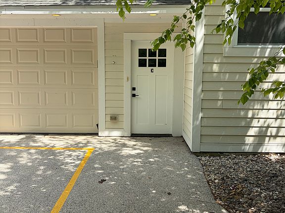2nd image of 3849 S Packard Ave #C3