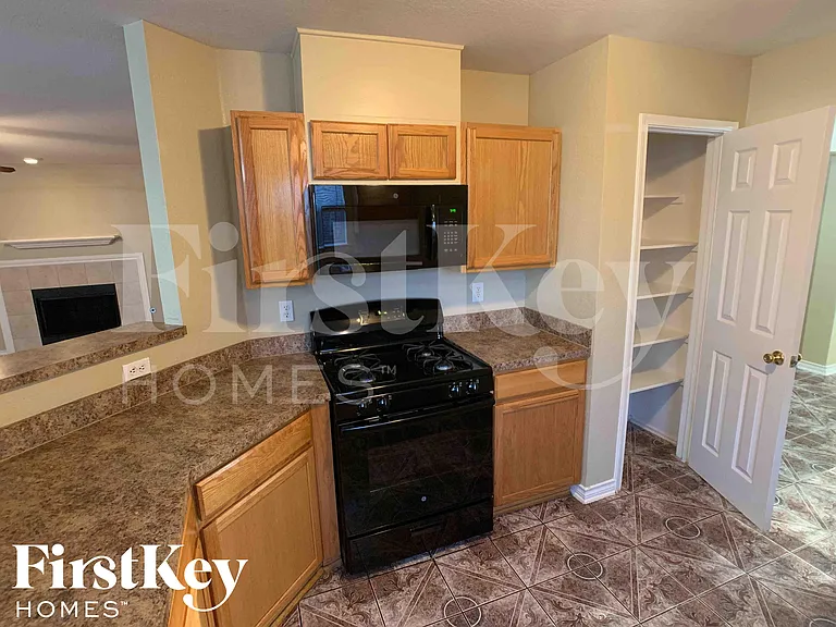 9342 Bowmore Ct — Photo 4