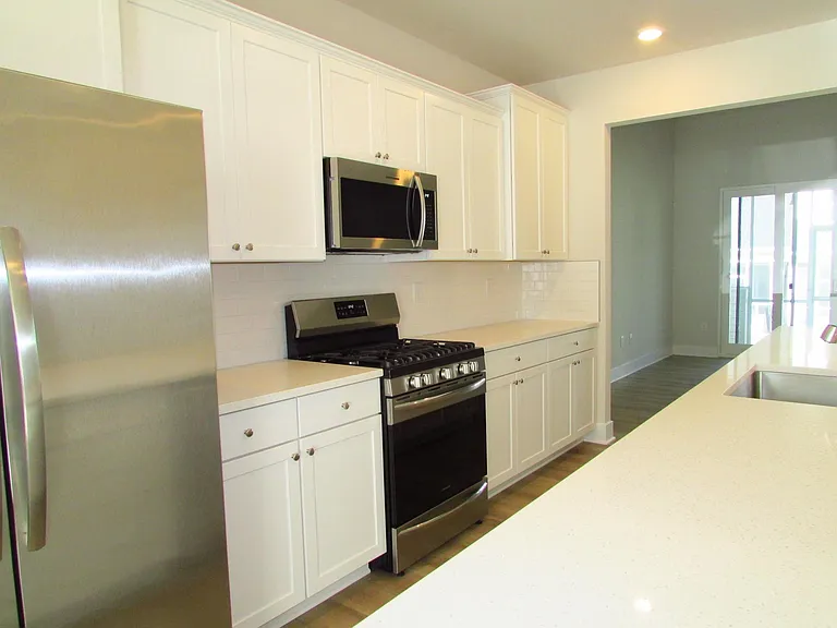 31019 Nikelle Ln — Photo 2
