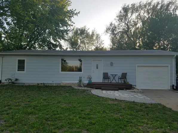 2101 Blaker Dr, Manhattan, KS 66502