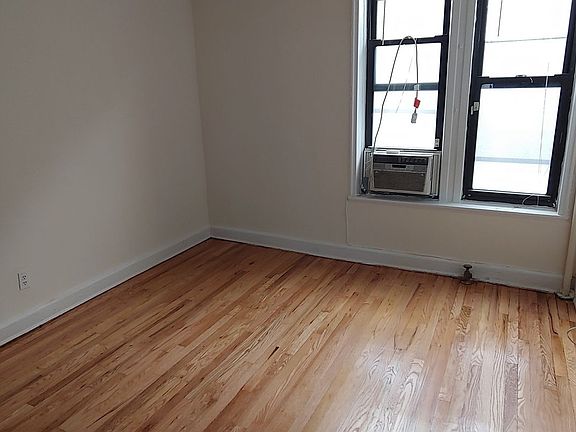 5th image of 423 W Broadway #3