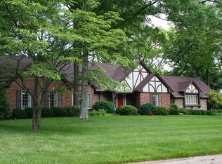 821 Rugby Pl, Hurstbourne, KY 40222