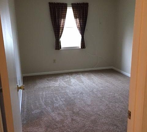 4th image of 32A Chestnut Ct #A