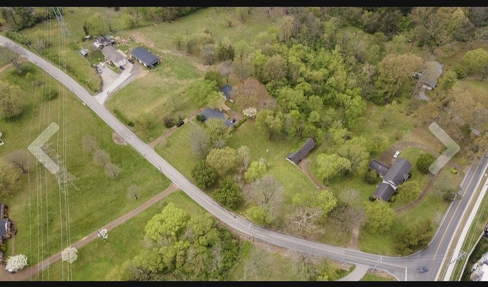 1st image of 725 Preston Rd