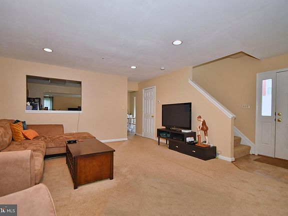 3rd image of 2221 Cantley Dr