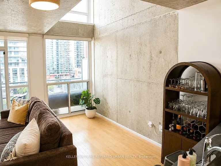 1029 King St W #805 — Photo 5