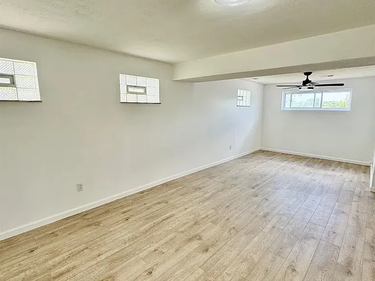 10161 Pottinger Rd — Photo 13