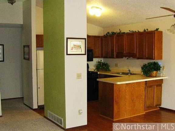 3rd image of 3142 Farnum Drive