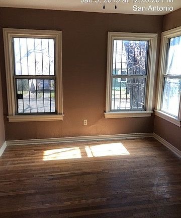 3rd image of 1124 Topeka Blvd