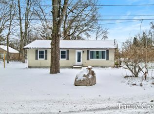 100 W Brooks St, Newaygo, MI 49337