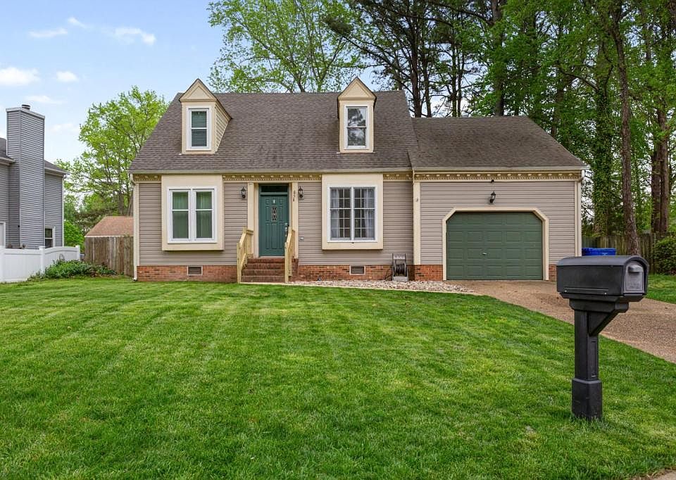 1st image of 858 Jamie Ct