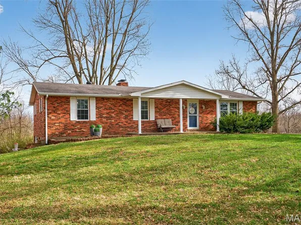237 Rolling Hills Dr, Cape Girardeau, MO 63701