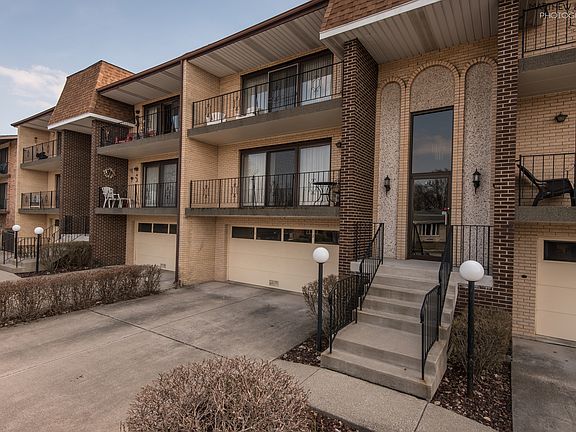 2nd image of 4125 W 93rd Pl APT 1E