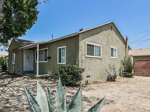 3rd image of 8226 Babcock Ave