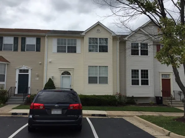 302 Wimbeldon Ct, Stafford, VA 22556