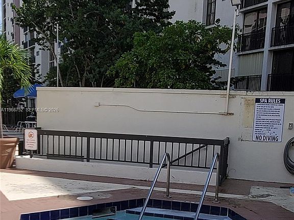 5th image of 17021 N Bay Rd APT 324