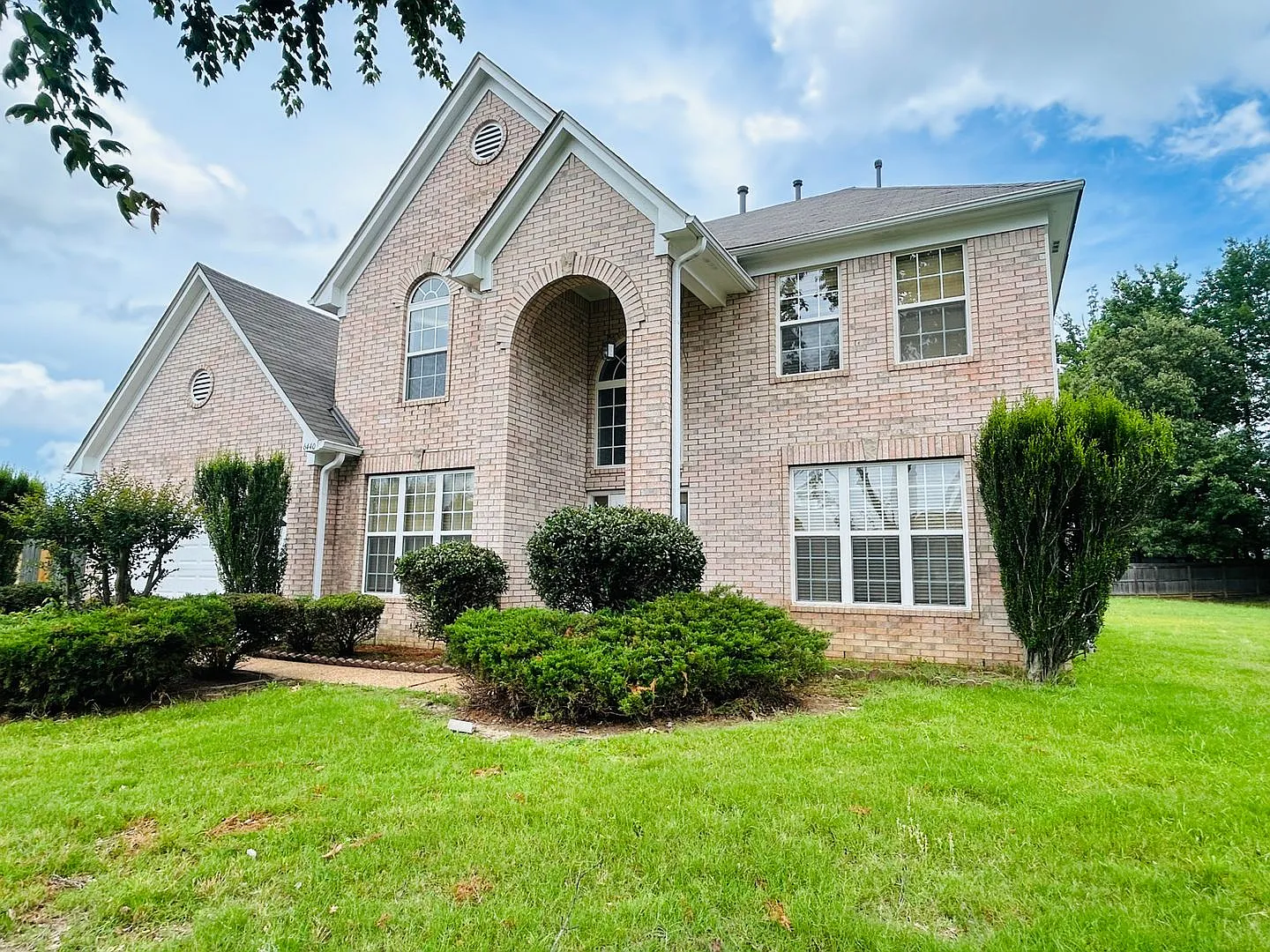 Huge Bartlett Home Includes A Bonus Room And Office! New Paint And Carpet! In A Cove! Pets Are Ow... — Photo 3