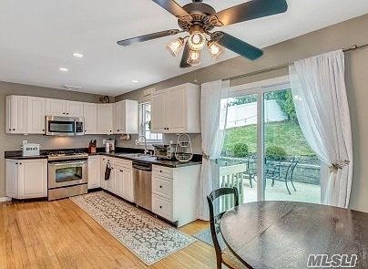 5th image of 11 Leonard Dr