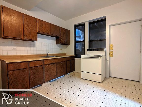 5th image of 3147 W Medill Ave #Dd2