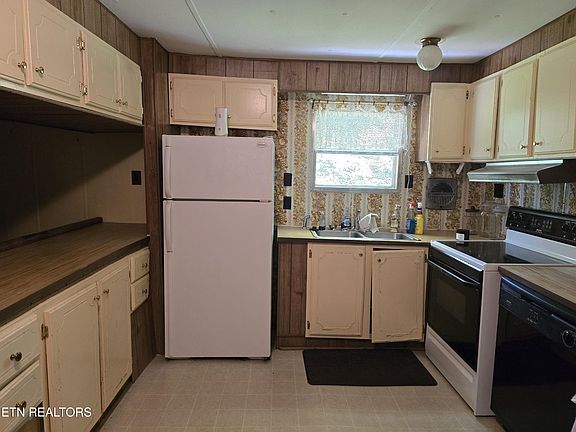 5th image of 165 Parkview Dr