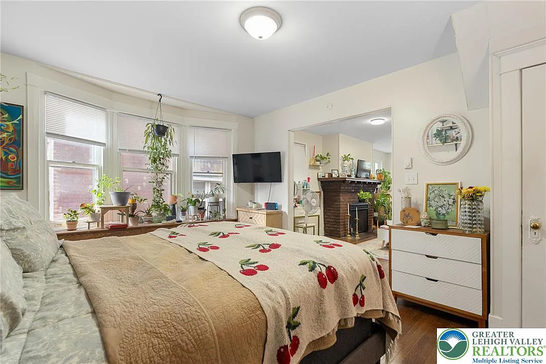 1 bed, 1.0 bath, 750 sqft, $1,200 — Photo 3