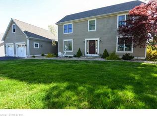 4 Harrison Dr, Cromwell, CT 06416