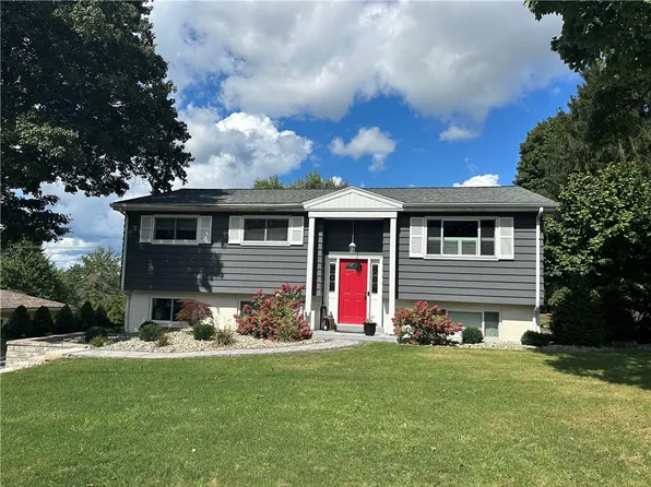 1015 Maple Dr, Kittanning, PA 16201