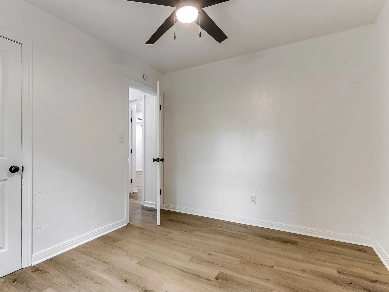 3 bed, 1020 sqft, $1,495 — Photo 4