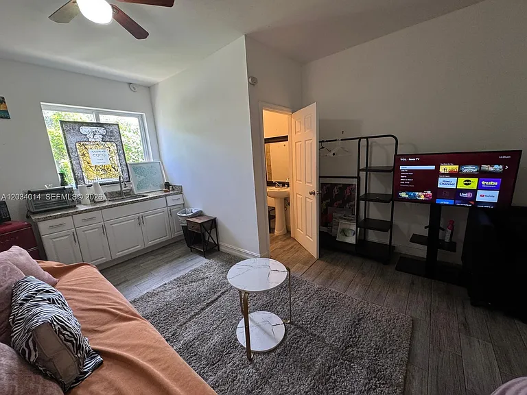11 NW 47th Ter #1B — Photo 9