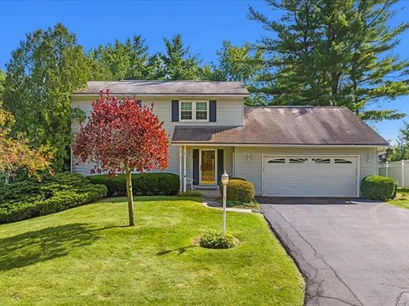 2904 Twilight Dr, Endwell, NY 13760