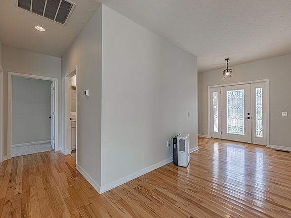 3rd image of 7788 Lincoln Ave