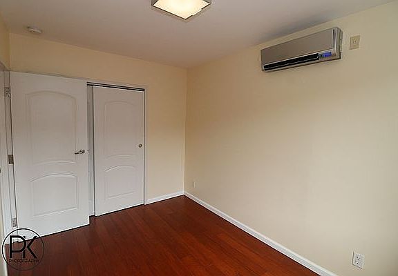 5th image of 213 Kingsland Ave #3F