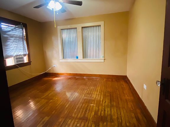 2nd image of 105 River Oaks Dr