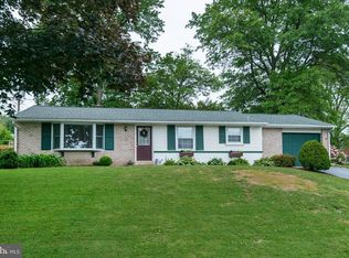 711 Darby Ln, Lancaster, PA 17601