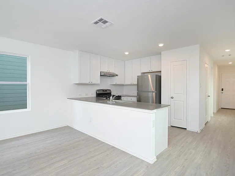 7626 Chancery Gate — Photo 5