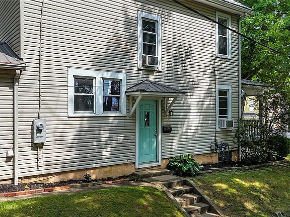 3rd image of 801 Phillips St