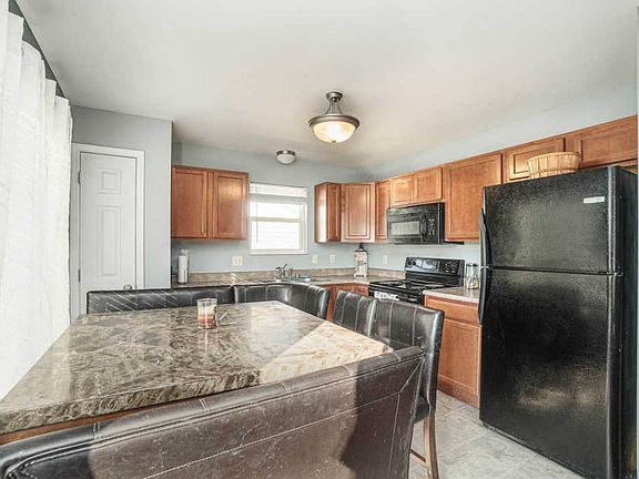 4th image of 447 Sunnybrook Dr