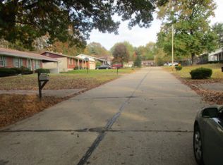 1518 Saint Ives Dr, Saint Louis, MO 63136