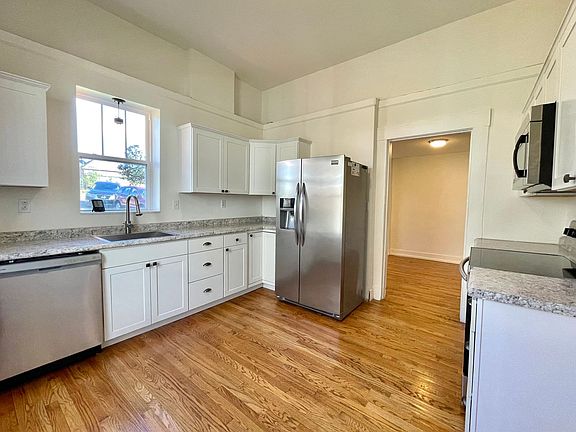 3rd image of 1015 Sevier Ave
