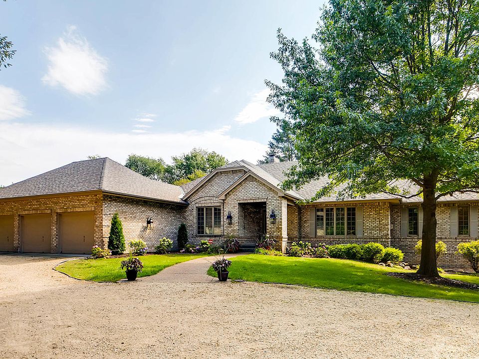 1st image of 5 Sunfish Ln