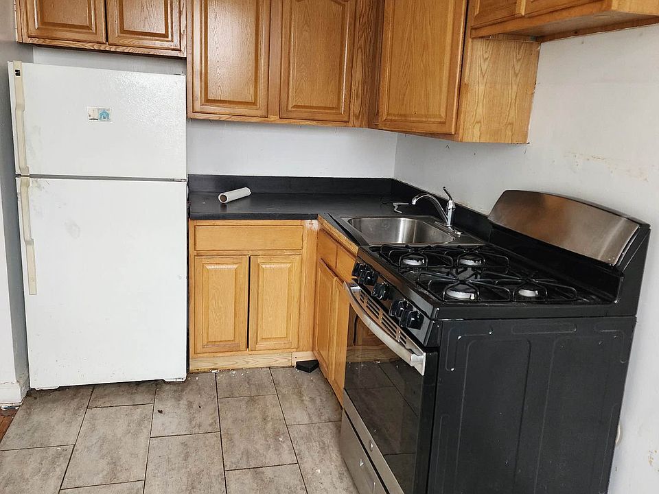 1st image of 85-36 Kingston Pl #11