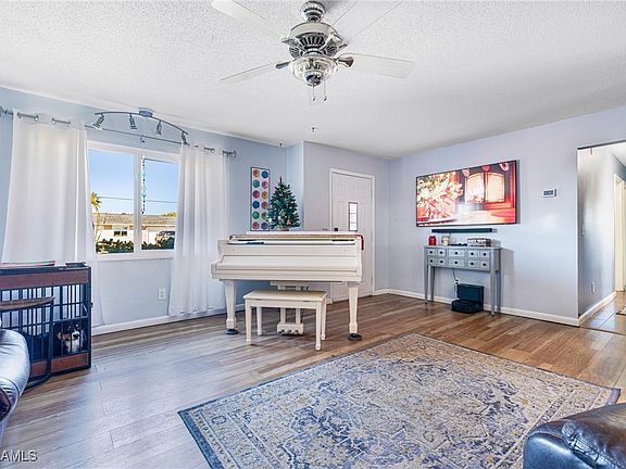 3rd image of 7356 Sanibel Blvd