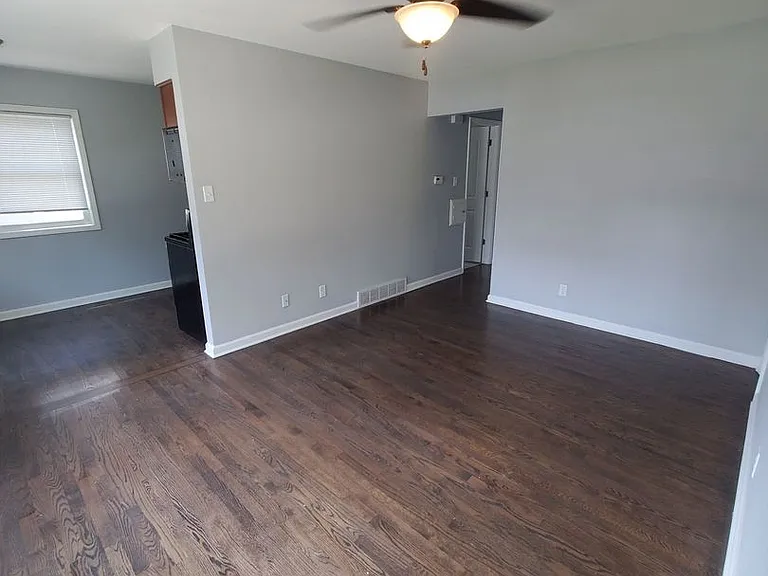 514 Lakeview Ave. (4 Unit) — Photo 3