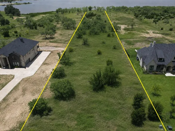934 Frog Branch Ct, Graford, TX 76449